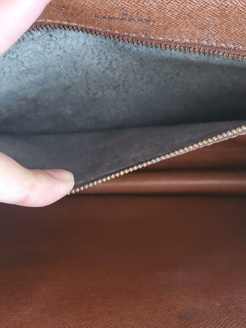 Louis Vuitton Monceau 28 Satchel with Brass color hardware. Great project bag - Picture 6 of 16